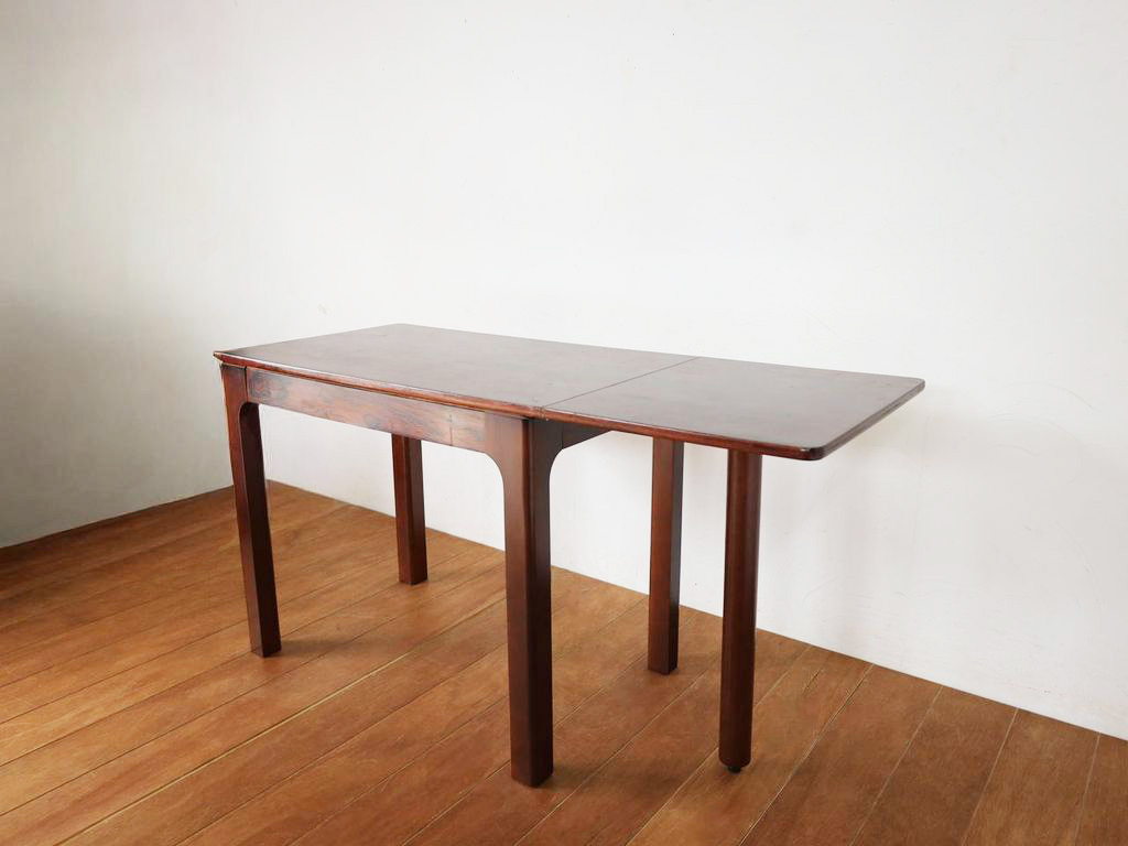 バタフライテーブル