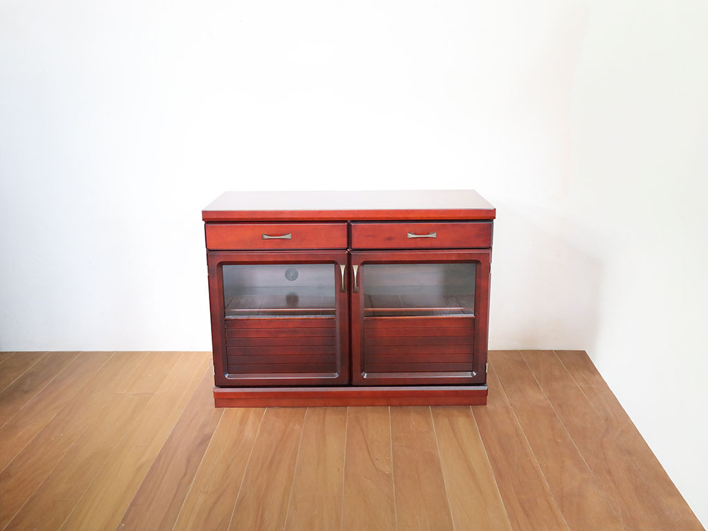 食器棚の下部をリメイクして作ったテレビ台