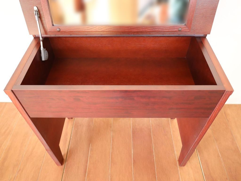 ドレッサーの収納