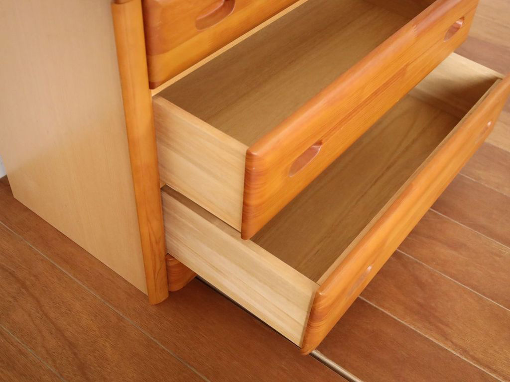 チェストの引き出し