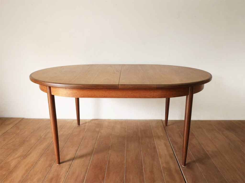 分解できないつくりのジープランのテーブル