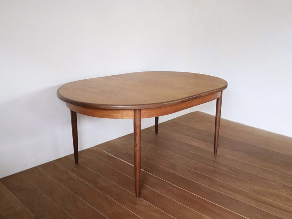 ジープランのテーブル