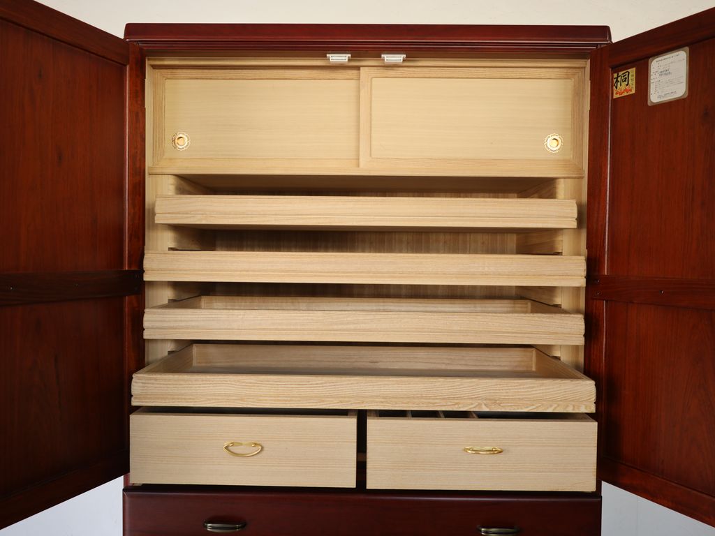 リサイズ前の和タンス内部