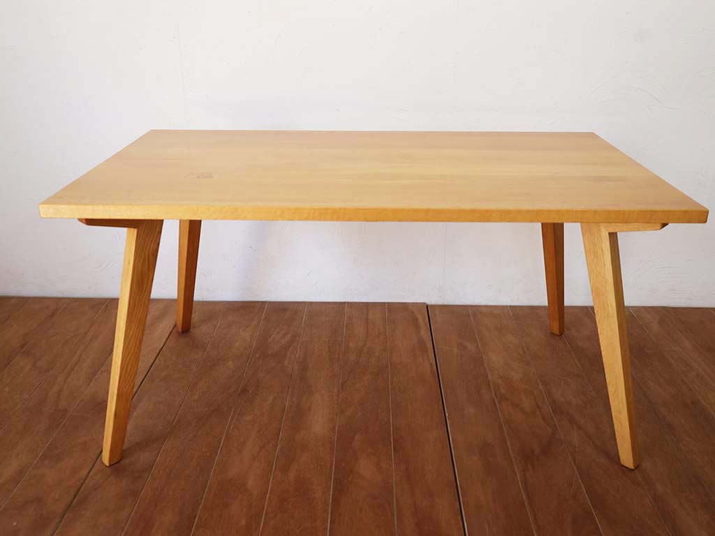 再塗装前のダイニングテーブル