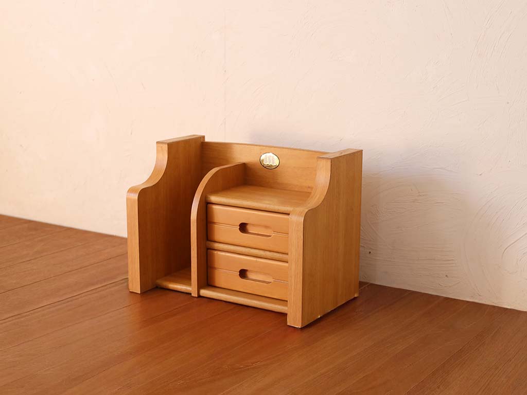 小さくなった学習机の上置き