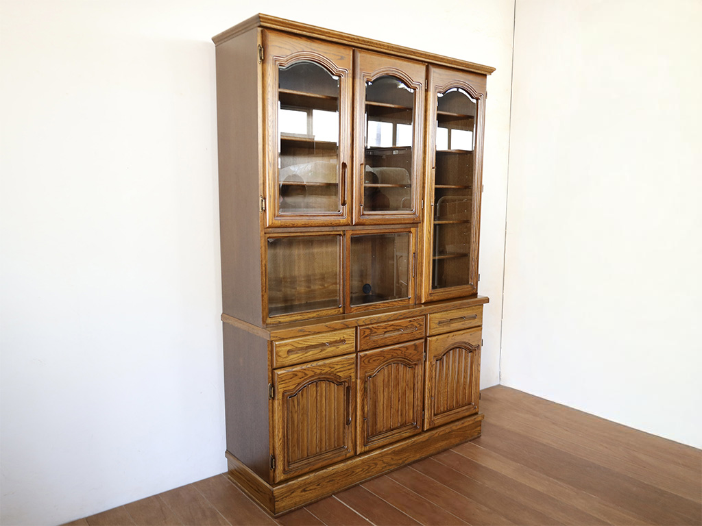 思い出の食器棚をリメイク