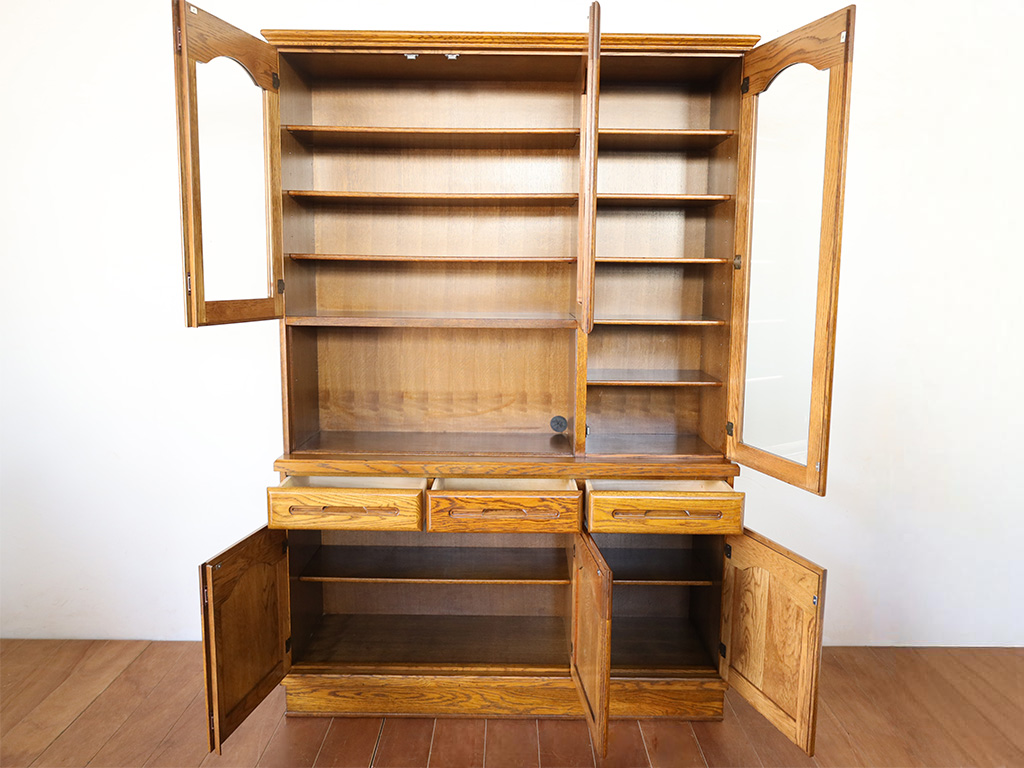 食器棚の収納部分