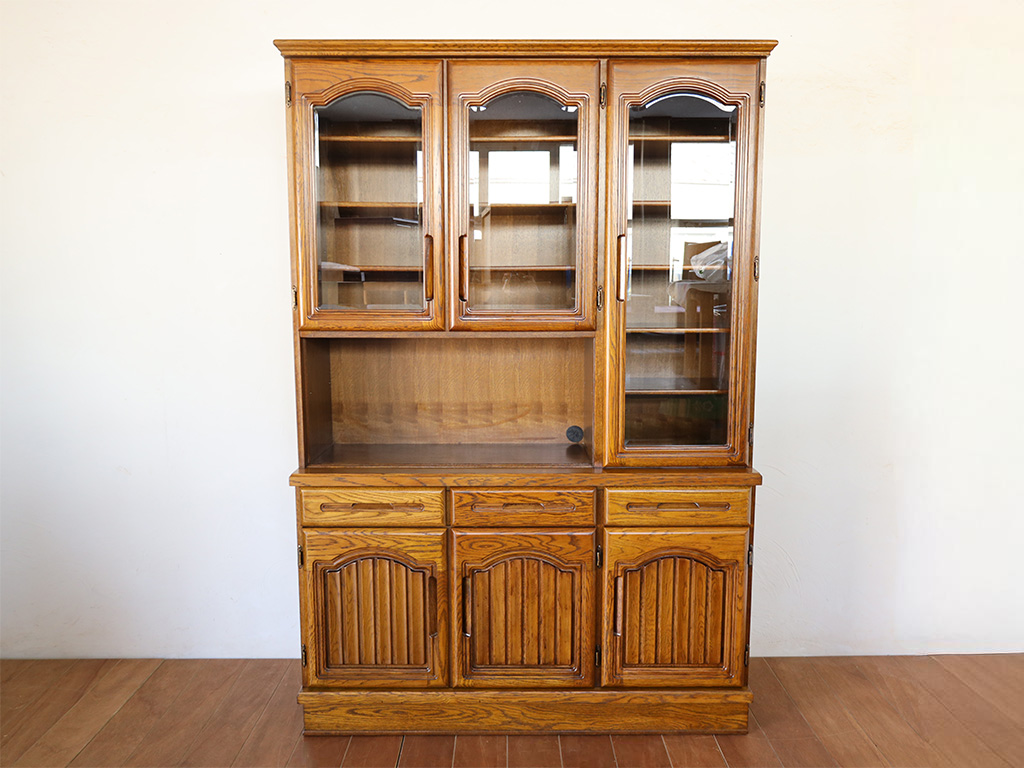 食器棚にレンジ置き場を作った