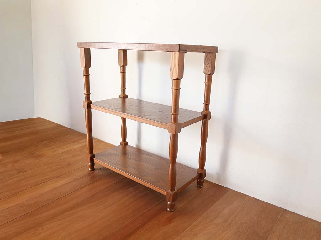 延長天板を新たな形で使えるようにリメイクした収納棚