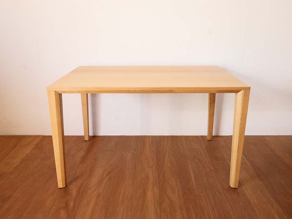 横幅を60cmカットしたダイニングテーブル