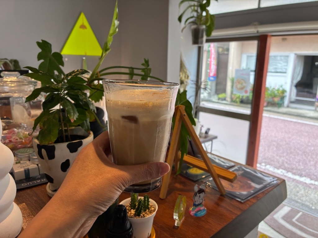 アカリスタンドのカフェラテ