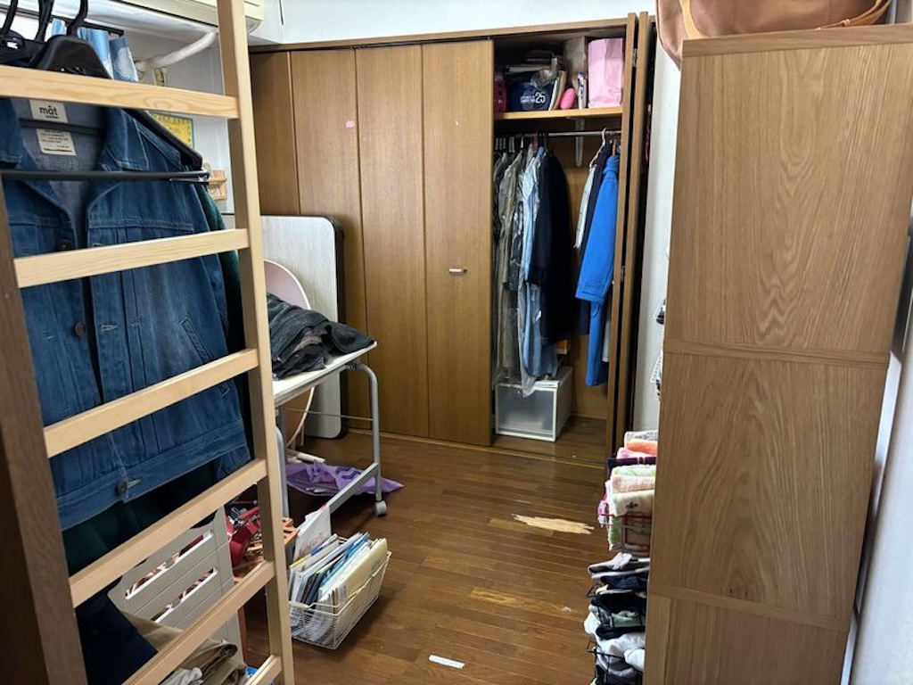 模様替え前のクローゼット
