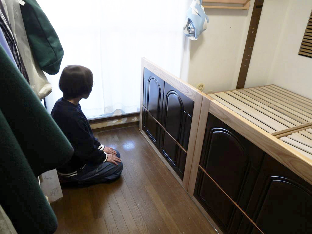 お客様と、オーダーリメイクした家具