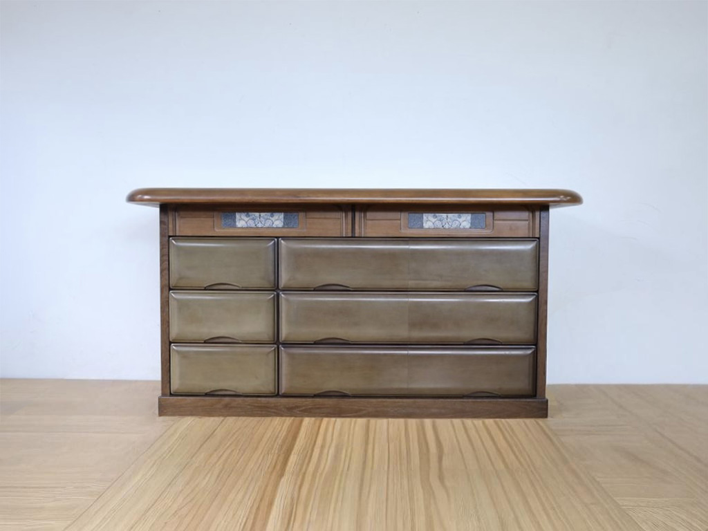 テーブル・タンス・ベンチを組み合わせて作った家具